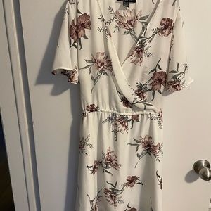 Great summer dress for a casual night out or a wedding.